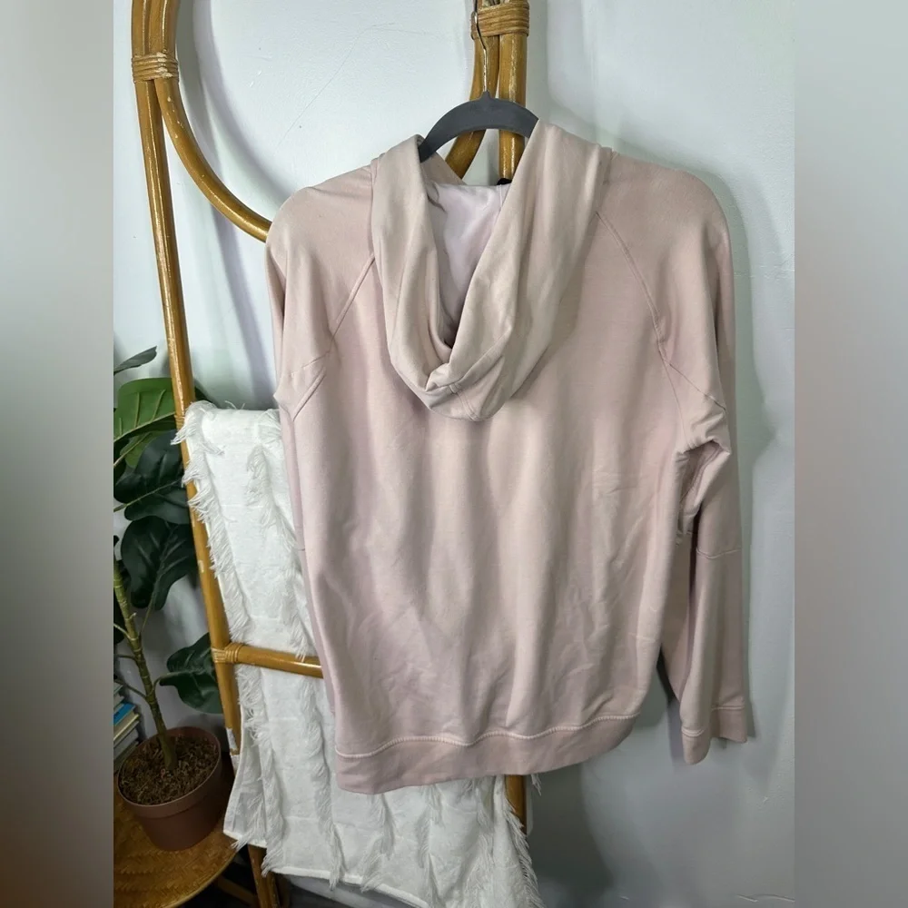 lululemon athletica size medium